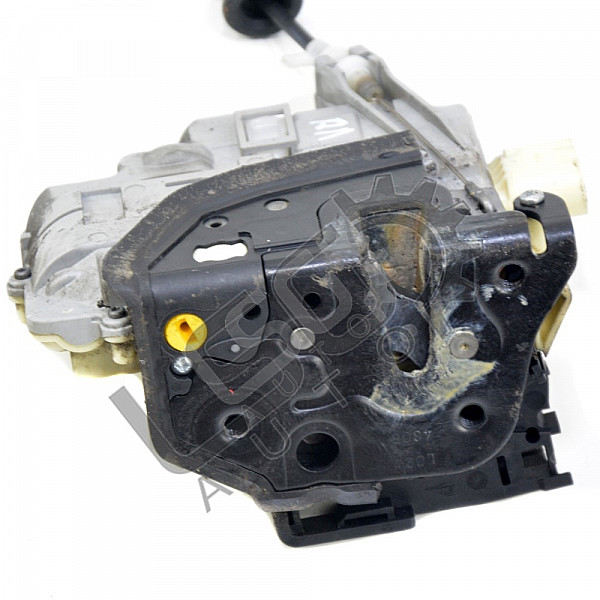 Брава предна лява врата Volkswagen Passat (B6) VP130620N-102, ОЕМ 3C2837015A