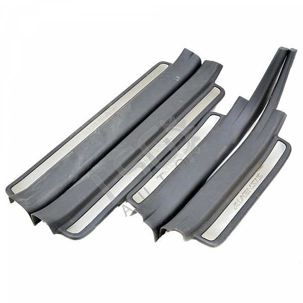 Интериорни лайсни прагове Toyota Avensis II 2003-2009  