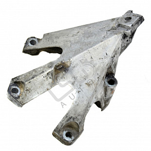 Конзола двигател Audi A4 (B6) 2000-2004  
