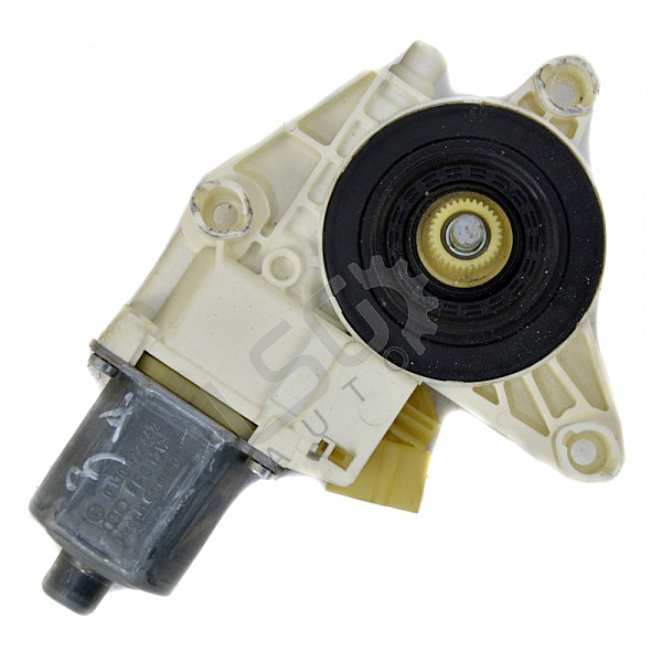 Моторче заден десен ел. стъклоповдигач Mercedes-Benz C-Class 204 (W/S/C), ОЕМ 0130822442