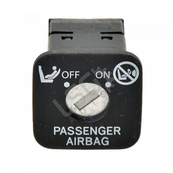 Бутон AIRBAG Toyota Avensis III