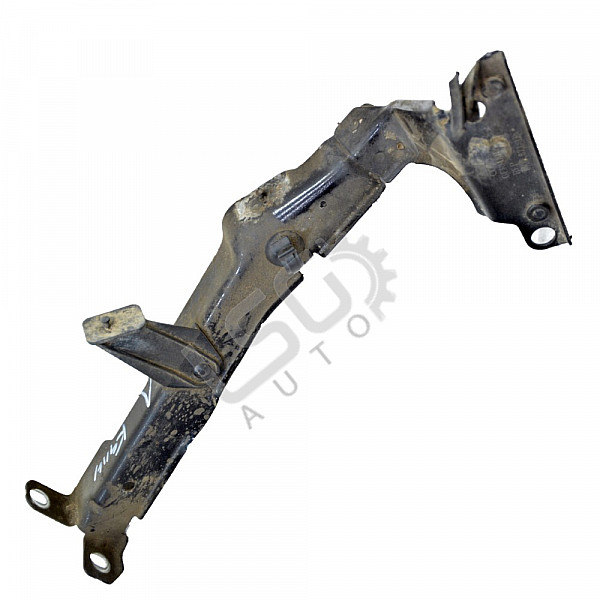 Държач ляв калник AUDI A4 (B8), ОЕМ  8K0821135