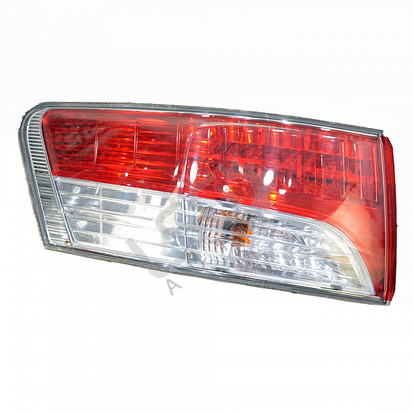 Ляв външен стоп Toyota Avensis III