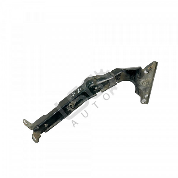 Държач ляв калник AUDI A4 (B8), ОЕМ 8K0821135C