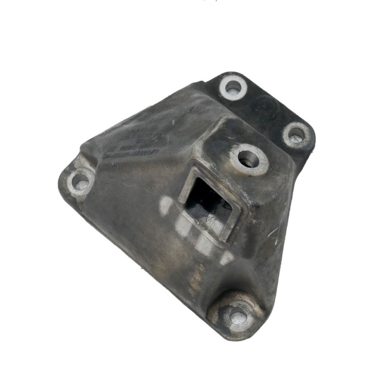 Конзола двигател BMW 5 Series (F10, F11) 2010-2016 с OEM номер 6795958 ...