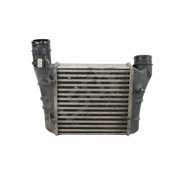 Интеркулер AUDI A4 (B7), ОЕМ 8E0145805AA