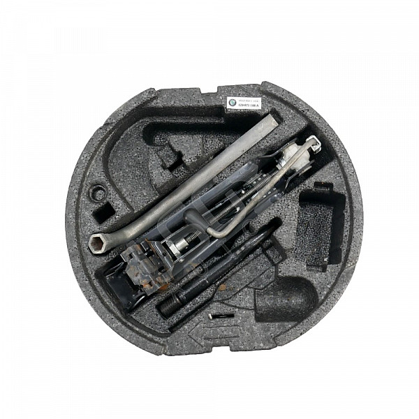 Комплект крик, ключ за гуми и кука за теглене Skoda OCTAVIA II (1Z), ОЕМ 1Z0071108A