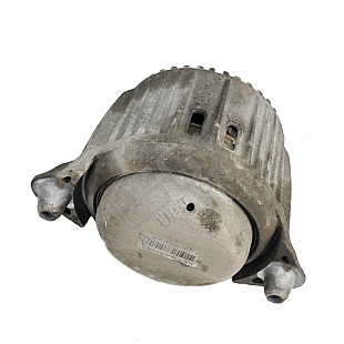 Тампон двигател Mercedes-Benz C-Class 204 (W/S/C), OEM A2042404717