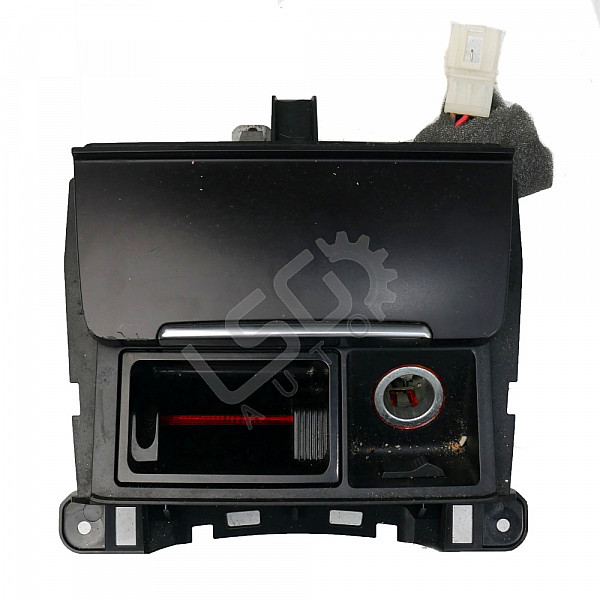 Пепелник AUDI A4 (B8), ОЕМ 8K0857951