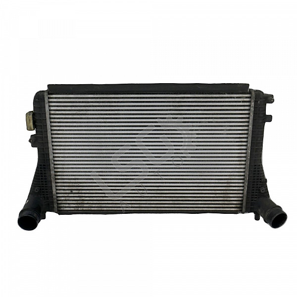 Интеркулер Volkswagen Passat (B7), ОЕМ 3C0145805AN Интеркулер Volkswagen Passat (B7), ОЕМ 3C0145805AN