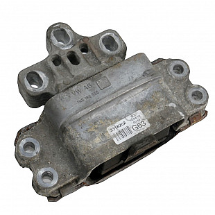 Ляв тампон двигател Volkswagen Passat (B7), OEM 1K0199555 Ляв тампон двигател Volkswagen Passat (B7), OEM 1K0199555