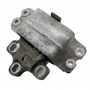 Ляв тампон двигател Volkswagen Passat (B7), OEM 3C0199555AA Ляв тампон двигател Volkswagen Passat (B7), OEM 3C0199555AA