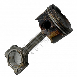 Бутало с биела Nissan Qashqai II
