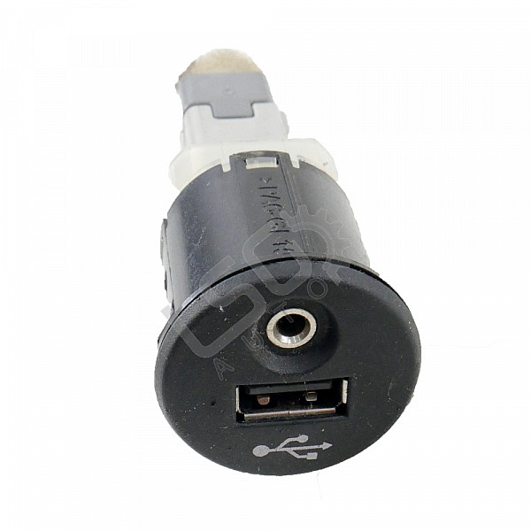AUX/USB вход Nissan Juke I