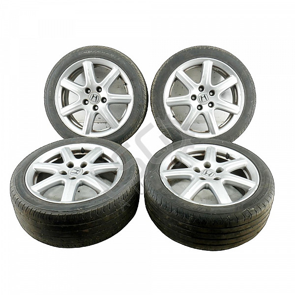 Алуминиеви джанти 5x114.3 с гуми R17 Honda Civic VIII Алуминиеви джанти 5x114.3 с гуми R17 Honda Civic VIII