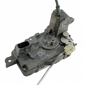 Брава предна дясна врата Opel Astra H (A04)